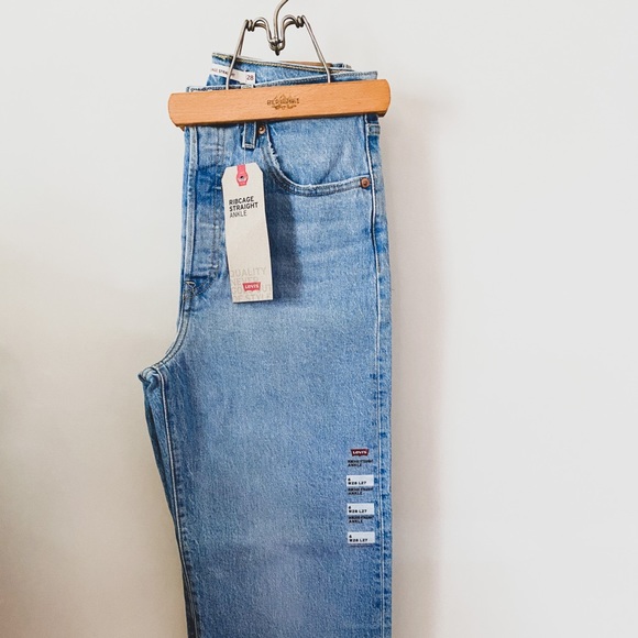 Levi's Denim - SOLD OUT Levi’s Ribcage Straight Ankle Jeans